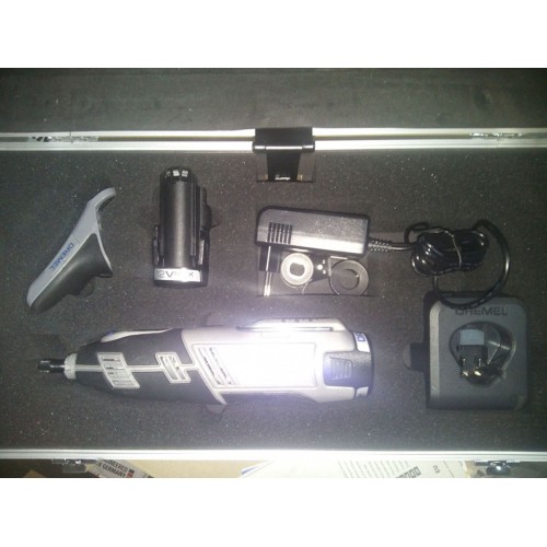 DREMEL 8220 Akku-Multifunktionswerkzeug F0138220JK