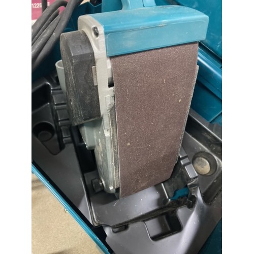 Makita 9404J Bandschleifer 100x610mm, 1010W, Makpac