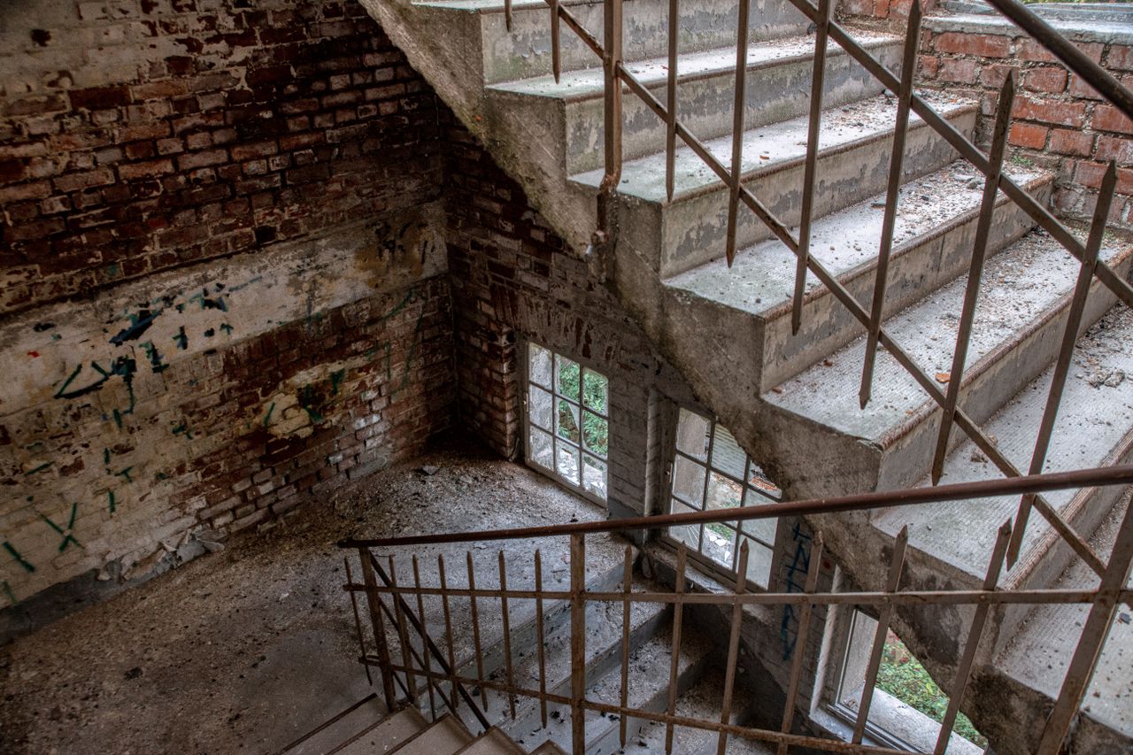 Renovierungsbedürftige Treppe